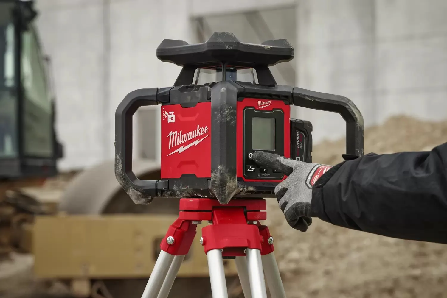 Milwaukee 3704-21T M18 Red Exterior Dual Slope Rotary Laser Level Kit w/ Receiver, Remote, Grade Rod & Tripod
